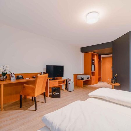 Plaza Inn Koeln พุลไฮม์ ภายนอก รูปภาพ