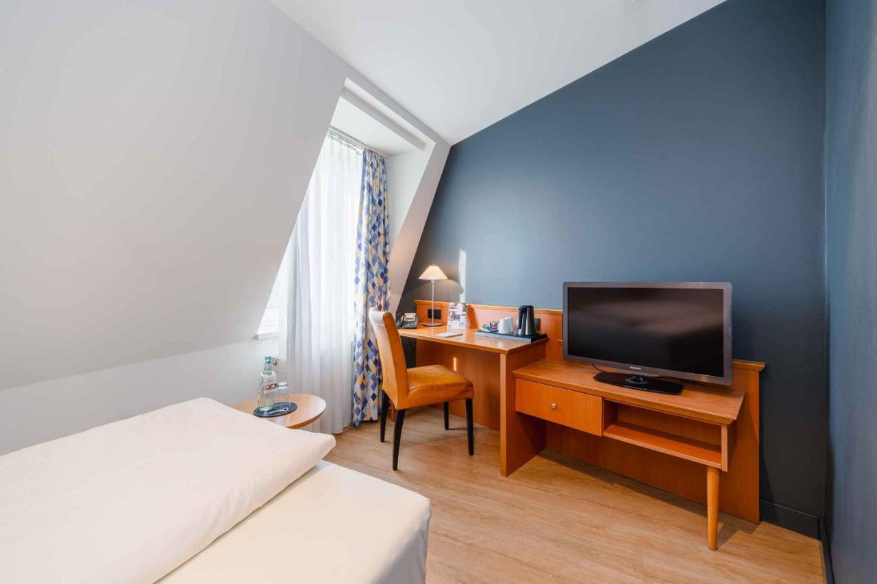 Plaza Inn Koeln พุลไฮม์ ภายนอก รูปภาพ