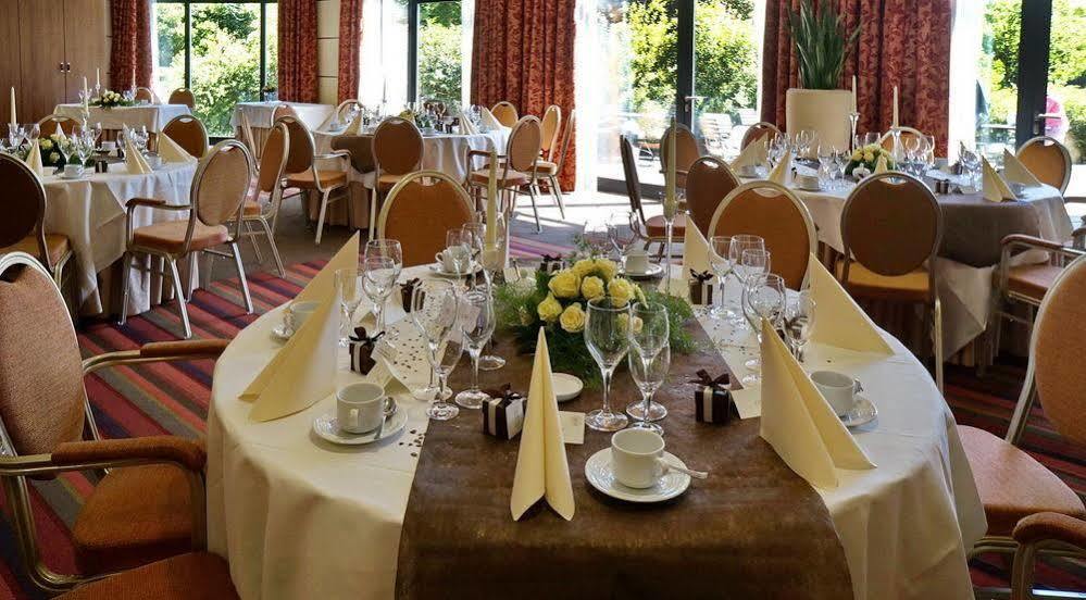 Plaza Inn Koeln พุลไฮม์ ภายนอก รูปภาพ